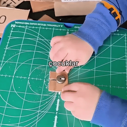 Safe cardboard cutting — demo