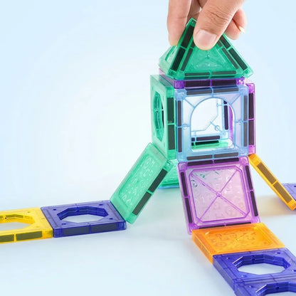 Magnetic building tiles